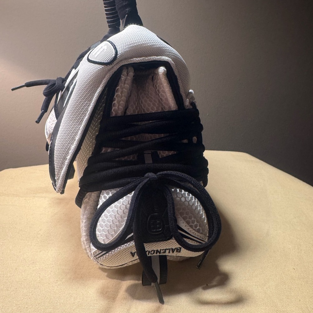 RARE Balenciaga Sneakerhead Top Handle Bag. - Picture 3 of 7